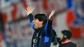 “Deja de jugar para atrás, la con… ”: el enojo de Daniel Garnero en la derrota de la UC en el Clásico Universitario