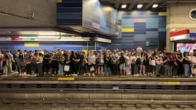 Récord de escaleras mecánicas y ascensores malos: la compleja situación que enfrenta Metro de Santiago