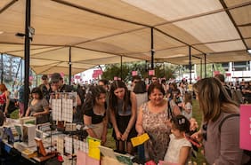 Con Chini.png: 14ª Primavera del Libro reune más de 230 editoriales en Parque Estadio Nacional