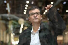 Javier Cercas: “No soy un santo; dentro de mí llevo furia y ansias de venganza”