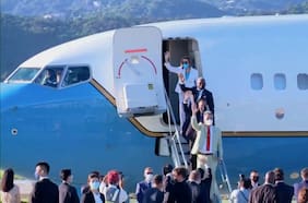 Ejercicios militares a menos de 20 km de la costa y bloqueo a importaciones: la respuesta de China al viaje de Pelosi a Taiwán