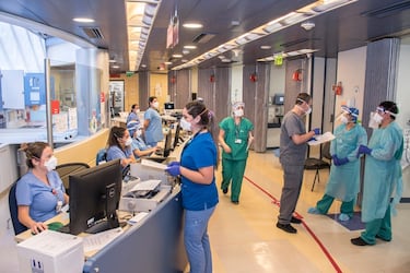 Clínicas valoran la alerta sanitaria oncológica y afirman estar disponibles para buscar “soluciones” a las listas de espera