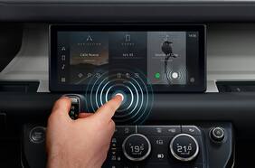 ¿Cómo dice que dijo? Jaguar Land Rover desarrolla una pantalla ‘táctil’ pero sin contacto