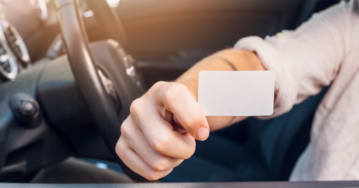 Alertan a la comunidad de Puerto Montt tras estafa que ofrece renovar o conseguir la licencia de conducir