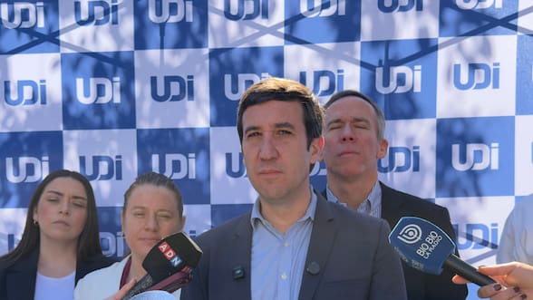 UDI conmemora triunfo del Rechazo y anuncia proyecto para incluir proceso constitucional en clases de Historia