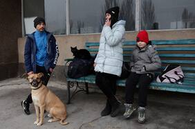 Gobierno ucraniano comienza a evacuar a residentes de Kherson a regiones más seguras