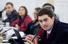 Arturo Phillips, el joven abogado que se transformó en una carta fuerte de la UDI en el Consejo Constitucional