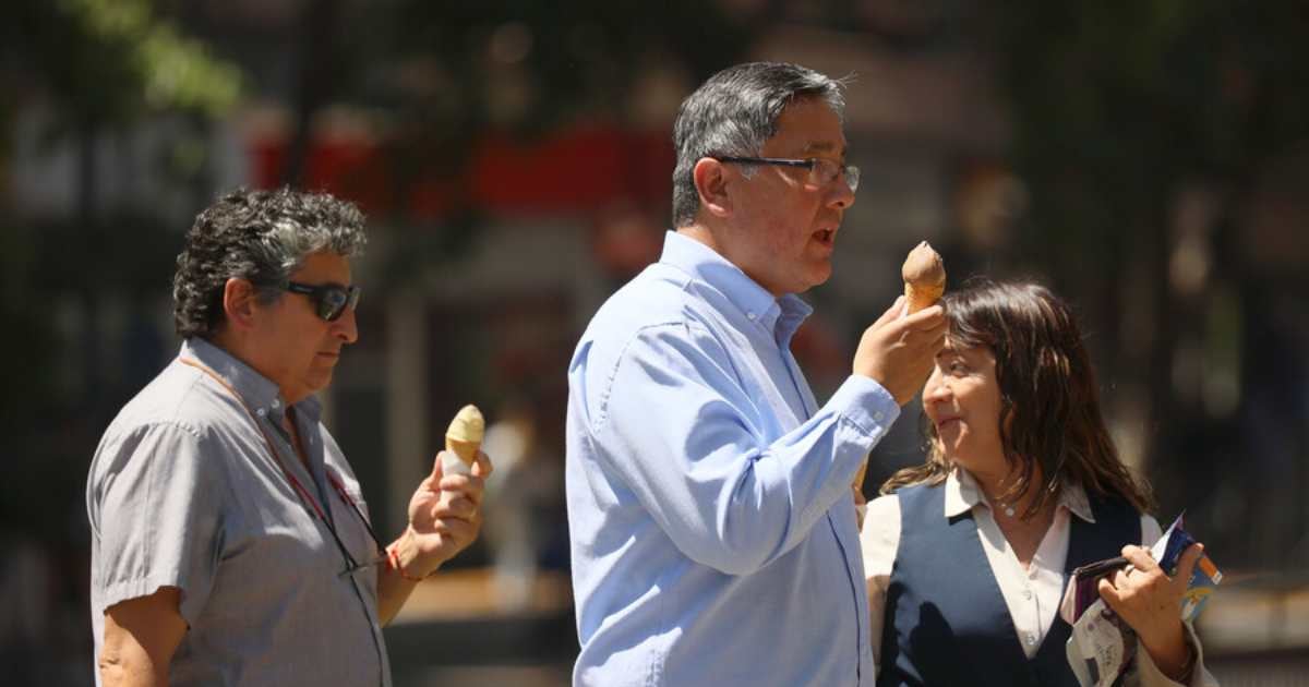 Santiago vivirá su día más caluroso de la semana: cuándo será y cómo protegerte