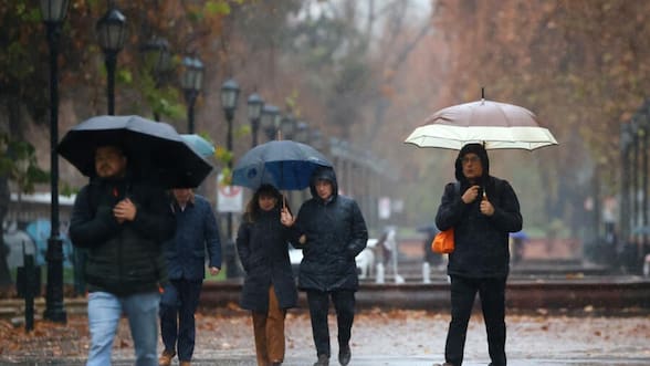 En qué sectores de la Región Metropolitana y zona central lloverá hoy, según el pronóstico del tiempo