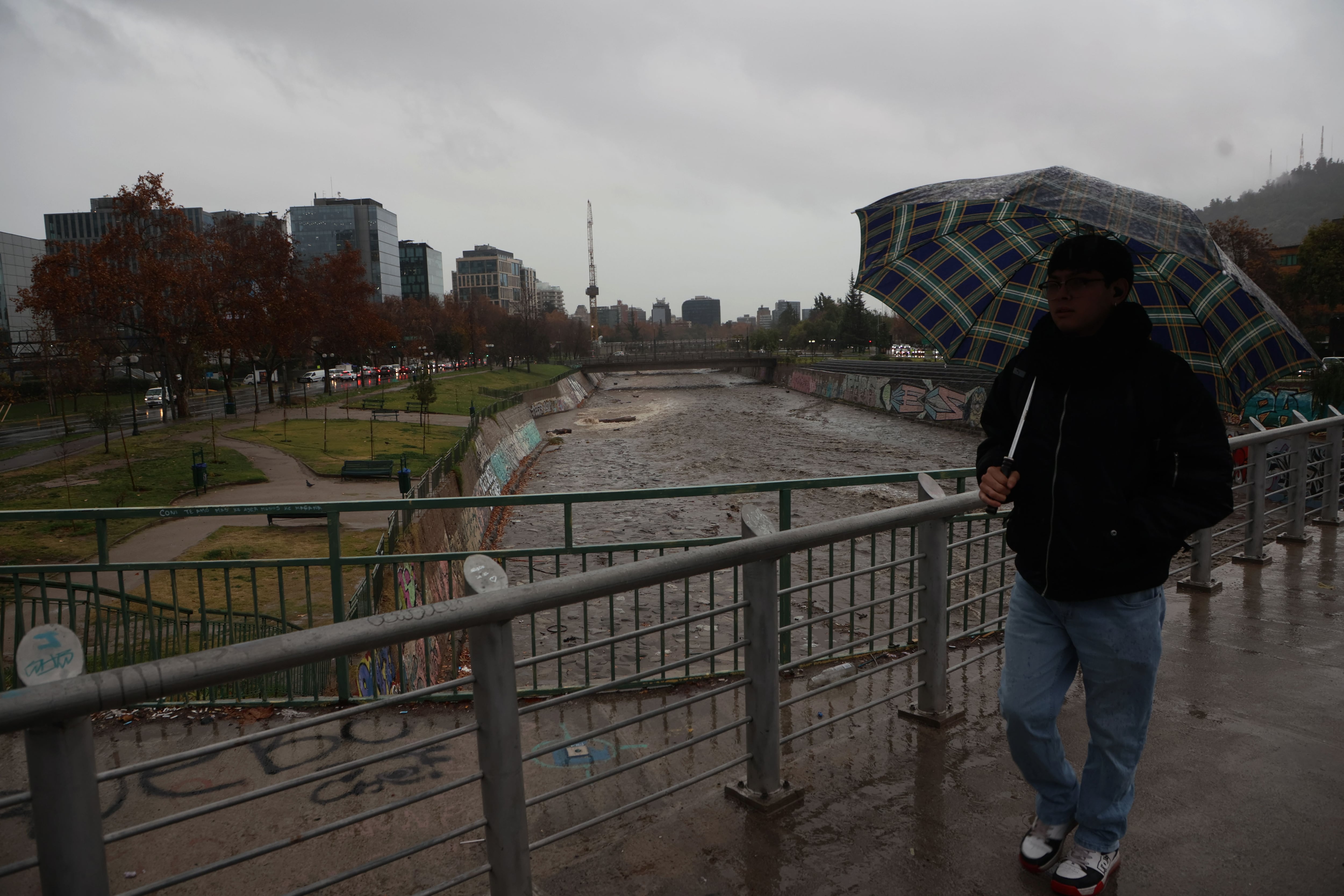 Sistema frontal en Chile, EN VIVO: sigue las lluvias, alertas de Senapred, cortes de luz y el estado de rutas