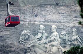 Jim Finn, cineasta estadounidense: “Los supremacistas blancos no van a desaparecer ni de EE.UU. ni del mundo”