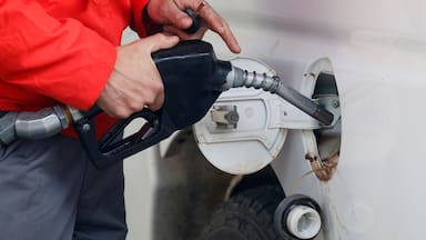 Variación en bencina y diésel: revisa el precio del combustible para los próximos días