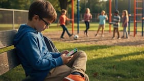 Hablan profesores y especialistas: Lo bueno y lo malo de los tres primeros meses sin celulares en la sala de clases