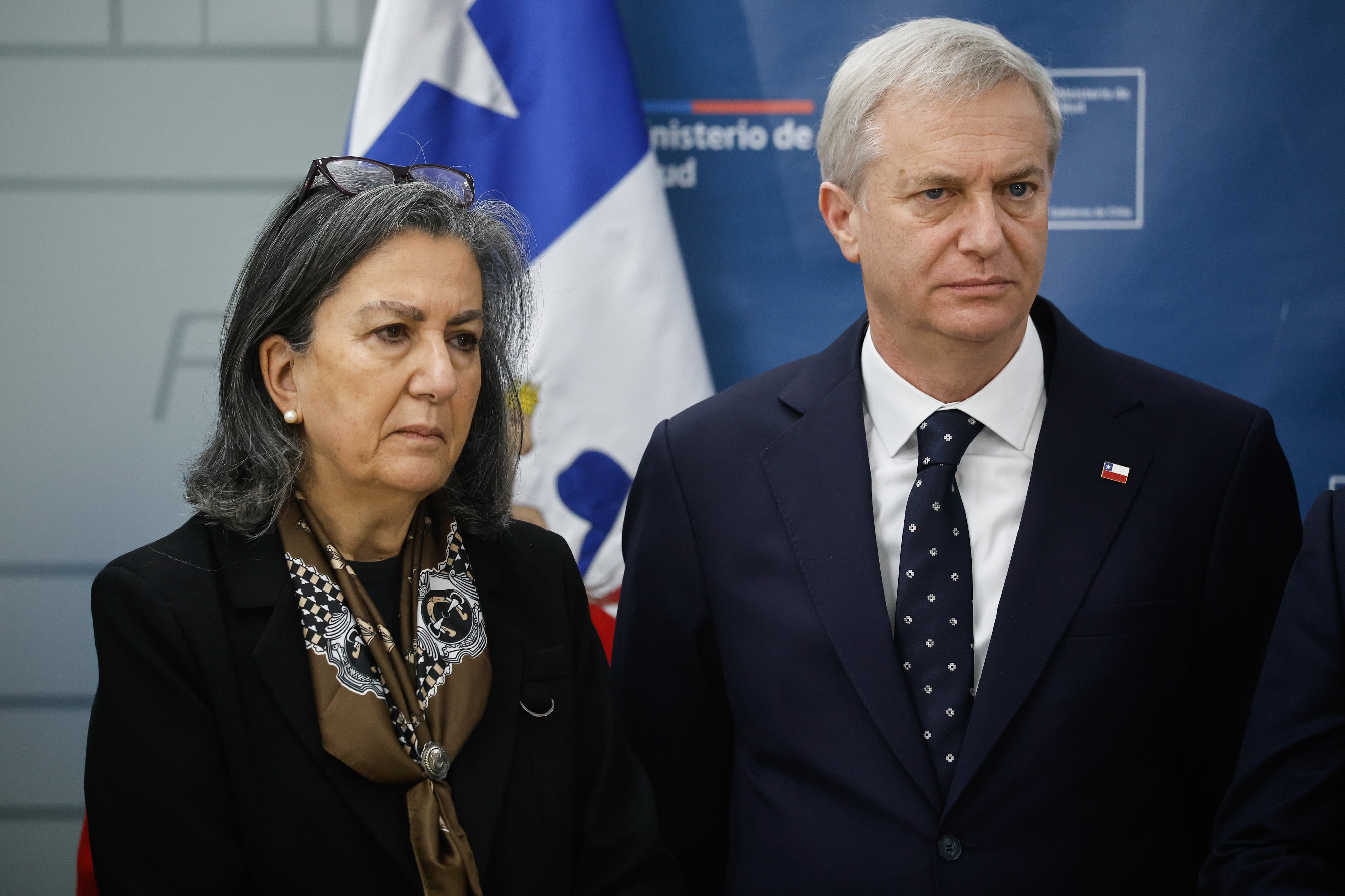 El Presidente José Antonio Kast junto a la ministra de Salud, May Chomali.