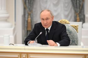 Putin admite escasez de combustible en Rusia y evalúa frenar exportaciones de diésel