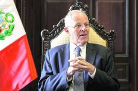 Expresidente peruano Pedro Pablo Kuczynski fue sorprendido intentando irse del país en víspera de audiencia por impedimento de salida