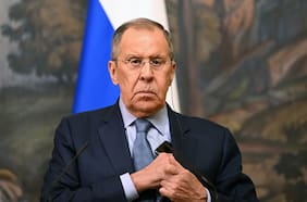 Canciller ruso asegura que envío de cazas F-16 a Ucrania será considerada como una amenaza nuclear de Occidente