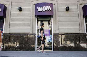 Subtel exige cobro de garantías a Wom por $12.900 millones por incumplir despliegue de postergado proyecto de Fibra Óptica Nacional