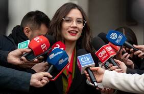 Reunión de traspaso, vocería y posible cita con Boric: el retorno de Camila Vallejo a La Moneda tras postnatal