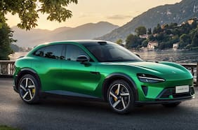 Xiaomi YU7: al Tesla Model Y le salió gente al camino