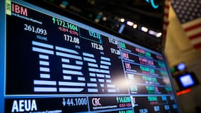 ¿Qué pasó con IBM? Acciones sufren la mayor caída de su historia