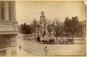 Guardadas en un álbum familiar desde 1888: revelan inéditas fotos de Plaza de Armas de Santiago