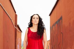 Claudia Acuña: “Es difícil hablar cuando eres sobreviviente de abuso doméstico”