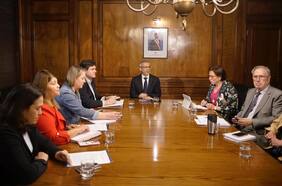 Amuch se reúne con ministro Cordero y solicita fortalecer rol de los municipios en la prevención de delitos