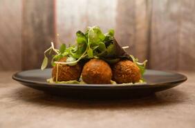 En Morera Casa Bar viajarás por América Latina y sin salir de Santiago