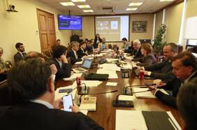 Reajuste del sector público pasa su primera valla legislativa