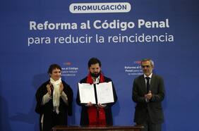 Boric promulga Ley que castiga la reincidencia: “Es la reforma al Código Procesal Penal más importante que se ha hecho”