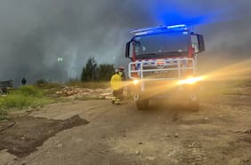 Conaf Valparaíso sostiene que condición climática es favorable ante incendio forestal que mantiene con alerta roja a la comuna