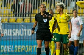 María Belén Carvajal liderará terna arbitral chilena en un partido del Mundial femenino