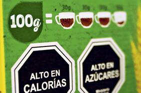 OMS evalúa recomendar etiquetado chileno de alimentos