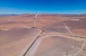 Generación de energías limpias alcanza nuevo máximo a marzo con el impulso de centrales solares y eólicas