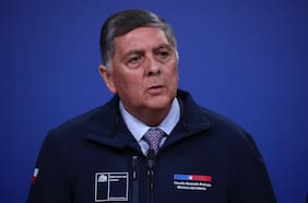 Alvarado responde a críticas por sistema frontal y revela que líderes de la oposición solicitaron una reunión para colaborar en la emergencia