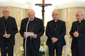 ¿Quién es el camarlengo? El cardenal que confirmó la muerte del Papa Francisco