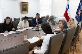 “A muchos de ellos seguramente ustedes conocen”: Chomali mantiene en el Minsal a colaboradores clave de Ximena Aguilera