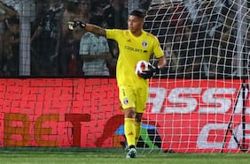 ¿Brayan Cortés o Fernando de Paul en el arco de Colo Colo?: la disyuntiva que abre la gran actuación del iquiqueño en La Bombonera