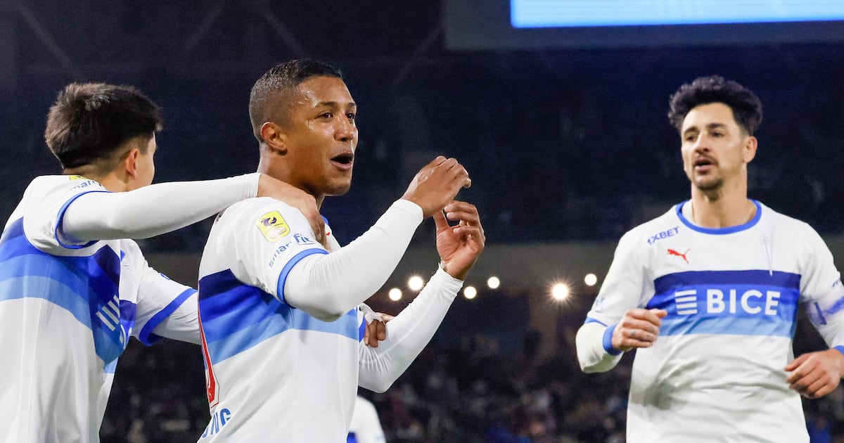 Sigue la racha de la UC: remonta a Copiapó en la Copa Chile y suma nueve triunfos consecutivos