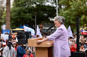 Jara cierra su campaña en Coquimbo con nueva arremetida contra Kast por su propuesta de recorte fiscal