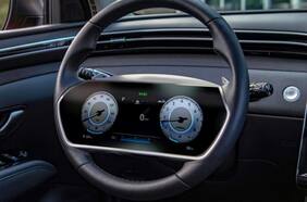 Hyundai patenta un volante que incorpora pantallas en el centro