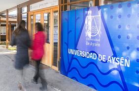 La crisis financiera sin fin de la Universidad de Aysén: peligran sueldos de 125 funcionarios y académicos y casi 90 de ellos están en paro
