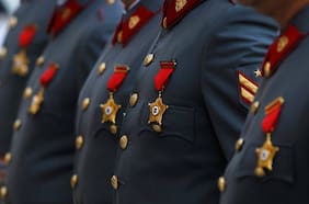 Fin a la “familia militar”: Ejército expulsa sin pensión a hijo de excomandante Fuente-Alba que denunció actos de corrupción