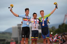 Richard Carapaz consigue la primera medalla de oro de Sudamérica en los Juegos Olímpicos