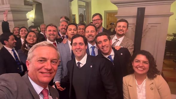 Debate por reforma de seguridad y presión por indultos marcan nueva cita entre Kast y el Partido Republicano