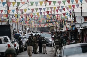 Operativo policial en La Legua permite desbaratar banda criminal vinculada al Cojo César: hay al menos 15 detenidos