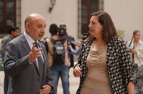 Castro (PS) lanza dura crítica al PC previo a cita de la oposición por megarreforma y crece división para votación del articulado