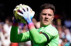 Ter Stegen, en la mira: el lío amoroso que hizo estallar al eterno rival de Claudio Bravo en el Barcelona