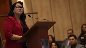 Encuentro jurídico entre PDI y Carabineros: Contralora expone baja de hasta 20% en licencias irregulares